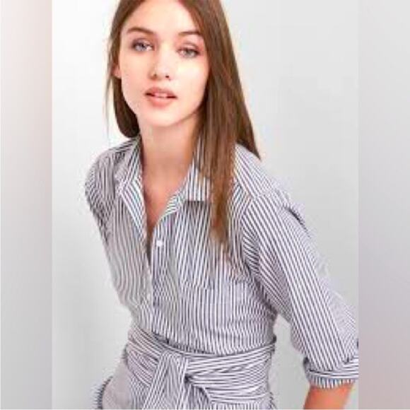 GAP Wrap Tie Belt Shirt Dress with Pockets - Picture 3 of 7